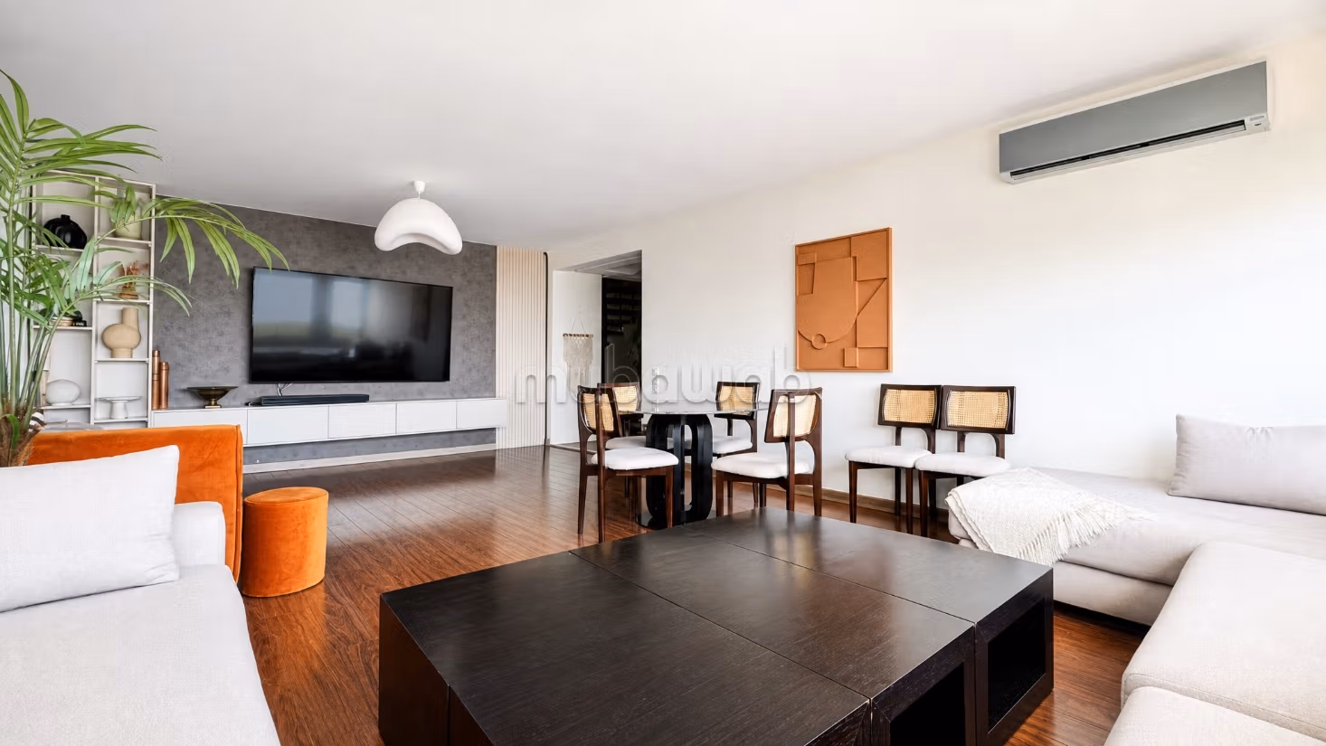 Duplexe en vente à Maârif. 
3 belles chambres. 
Vue dégagée — 3