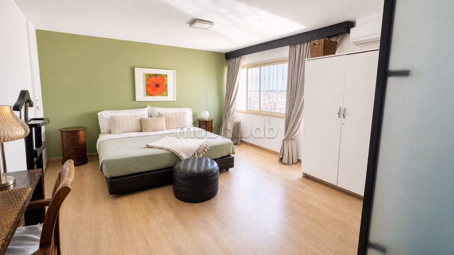 Duplexe en vente à Maârif. 
3 belles chambres. 
Vue dégagée — 6