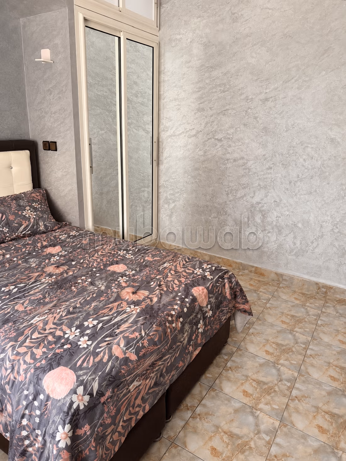 Appartement à louer dans le centre de Hassan. Dimensions 65 m². Unité de stockage — 3
