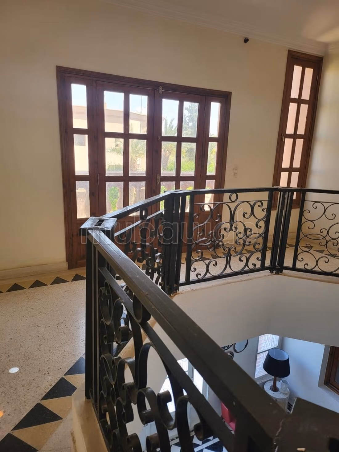 Superbe villa à vendre à Route Casablanca.
Surface totale 634 m²