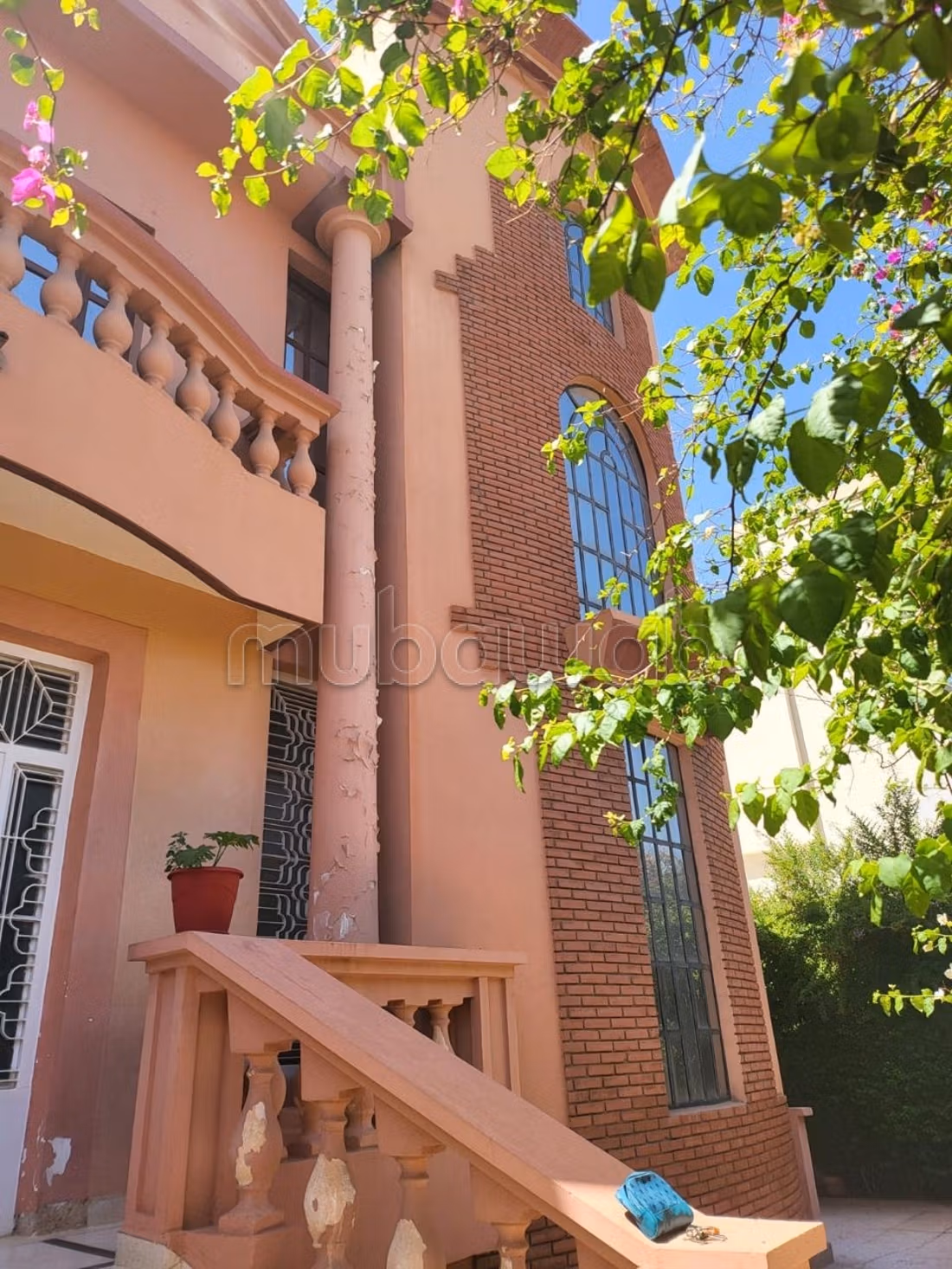 Superbe villa à vendre à Route Casablanca.
Surface totale 634 m²