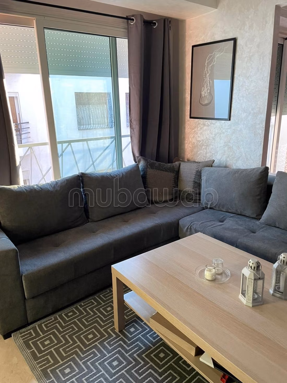 Louez cet appartement à Maârif. 
1 chambre. 
Bien meublé — 6