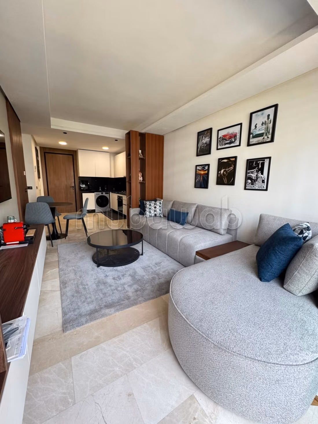 Location studio meublé à a casa
Finance City — 2