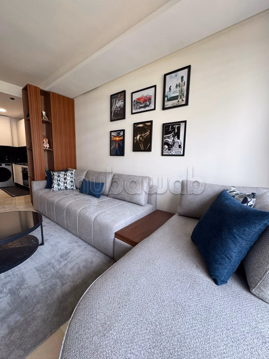 Location studio meublé à a casa
Finance City — 3