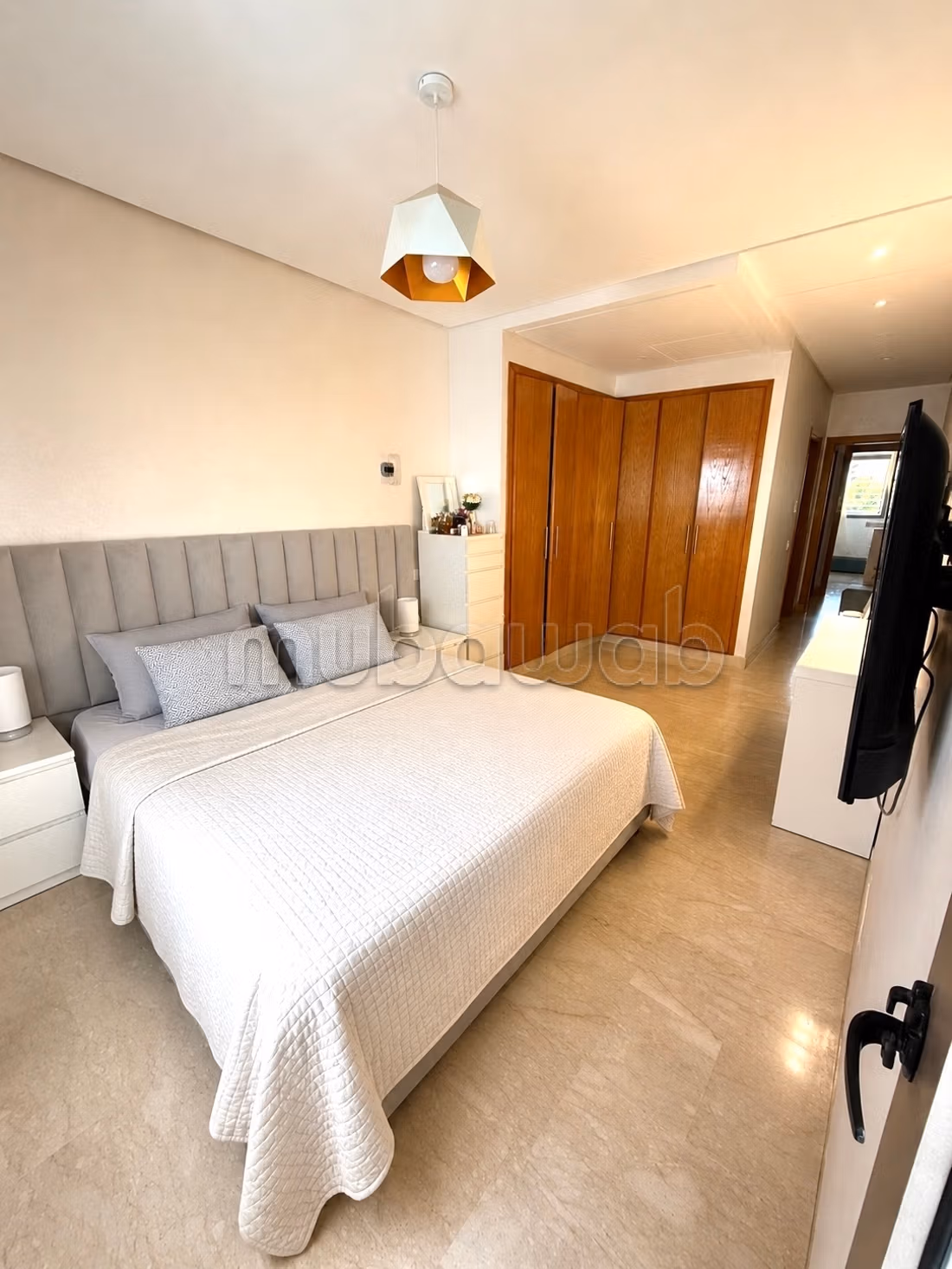 Vente d'un bel appartement à Ferme Bretonne Hay Arraha.
Superficie 113 m².
Salon traditionnel marocain, résidence sécurisée — 5