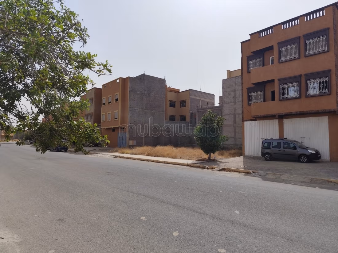 Terrain commercial R2 a Tamansourt 133 m²