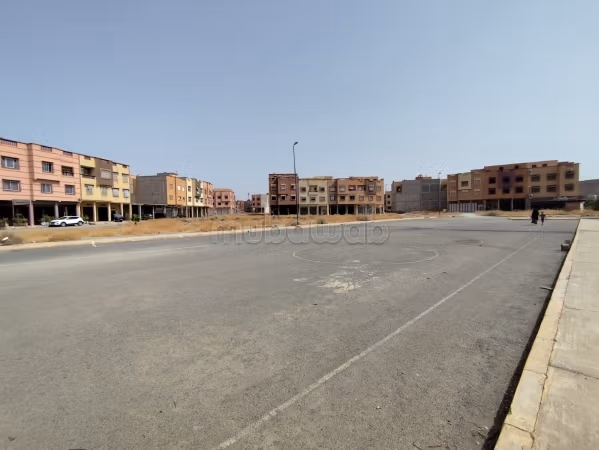 Terreno comercial R2 en Tamansourt 133 m²