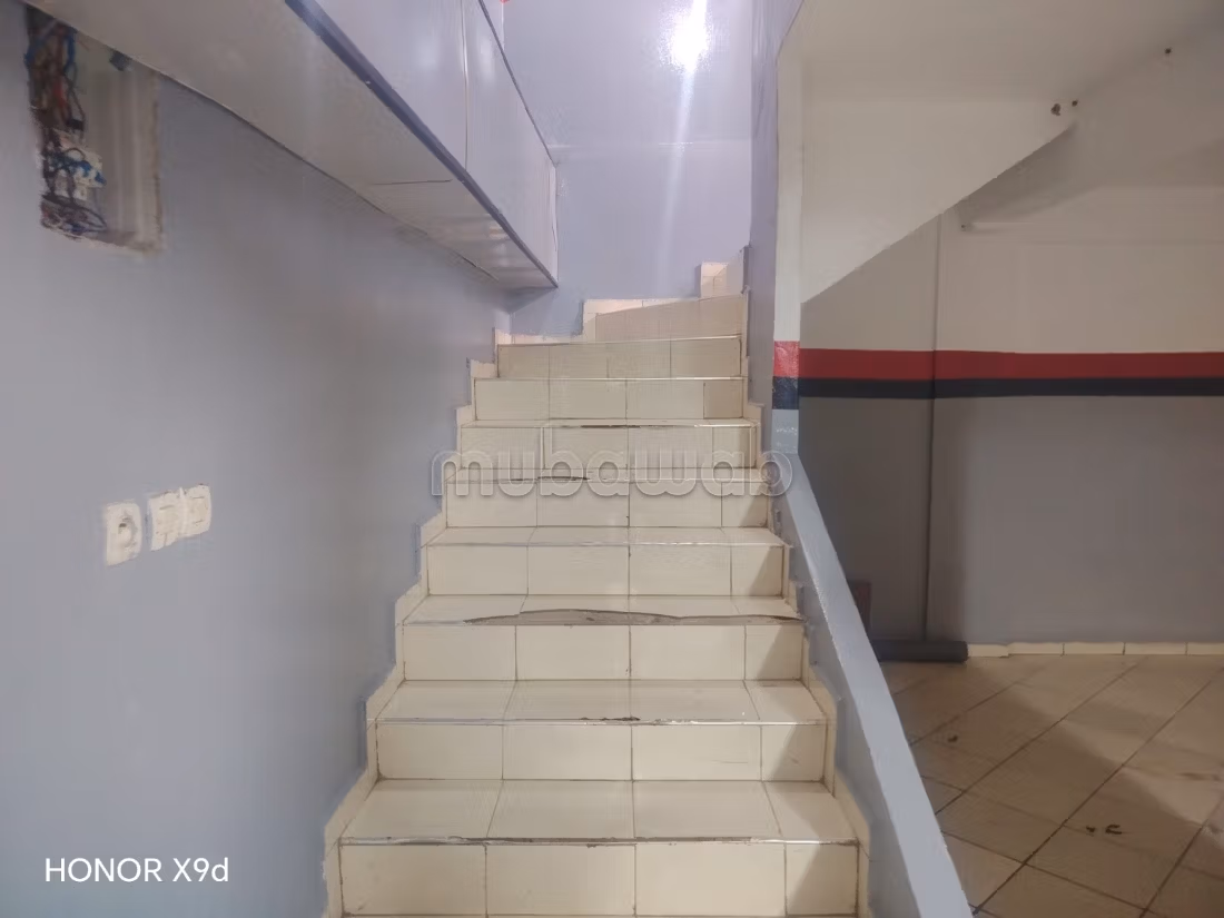 Magasin et cave avec un bail commercail 6500 dh