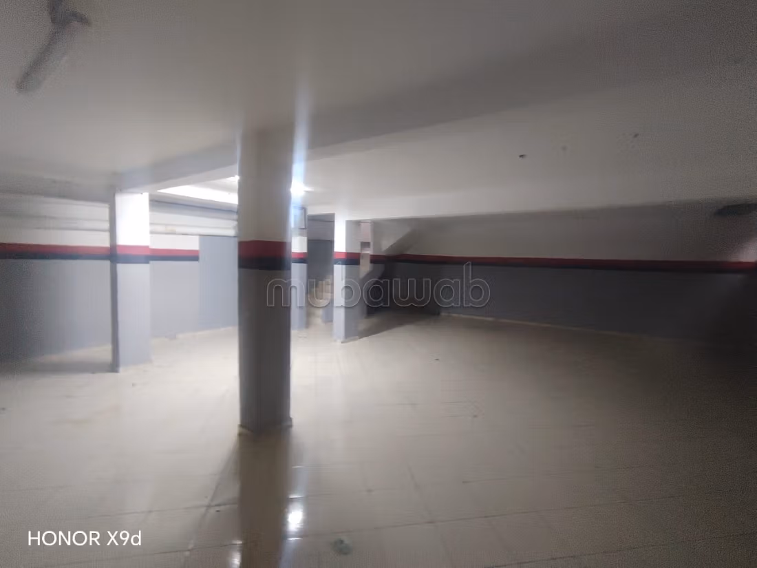 Magasin et cave avec un bail commercail 6500 dh
