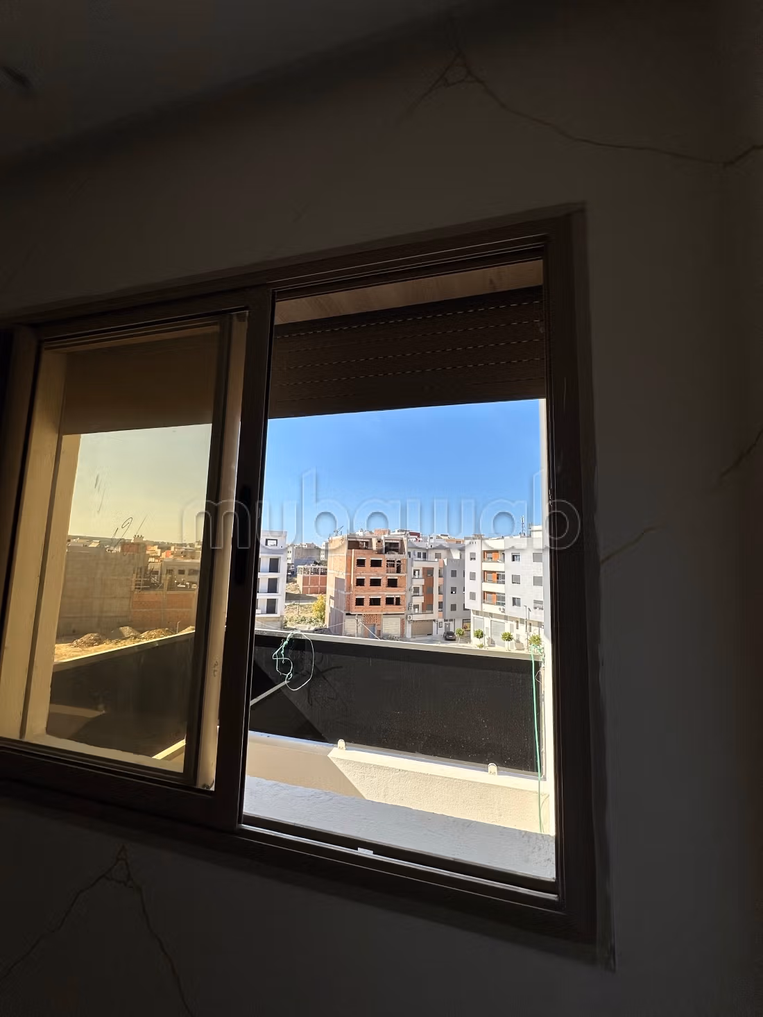 Vendita appartamento a Beni Touzine. 4 stanze. Ascensore e terrazza