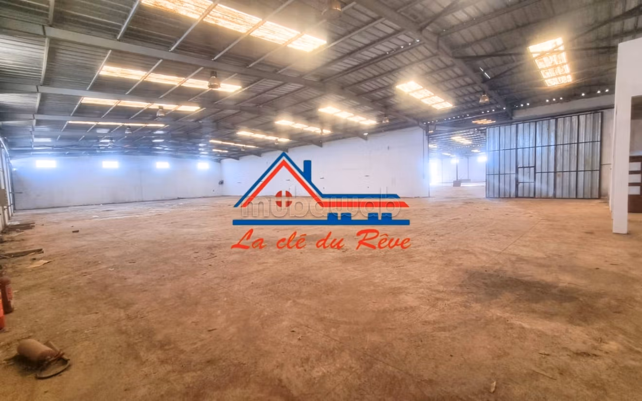 À Louer – Entrepôt de 4500m – Sidi Allal Bahraoui