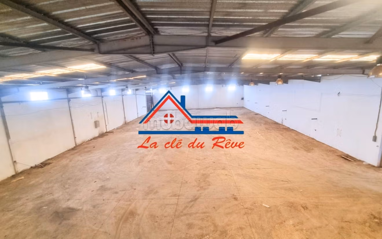 À Louer – Entrepôt de 4500m – Sidi Allal Bahraoui