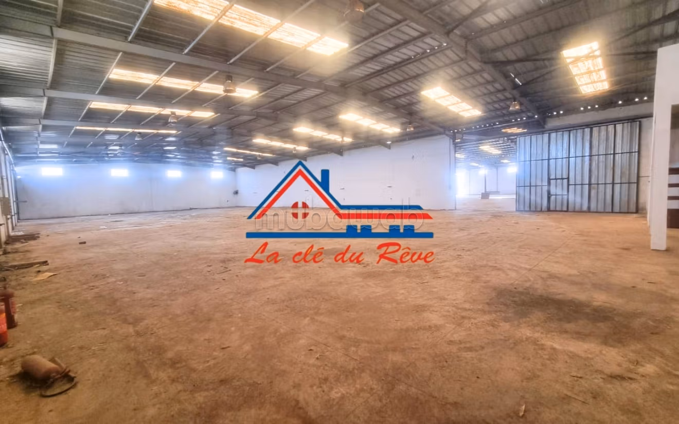 À Louer – Entrepôt de 4500m – Sidi Allal Bahraoui