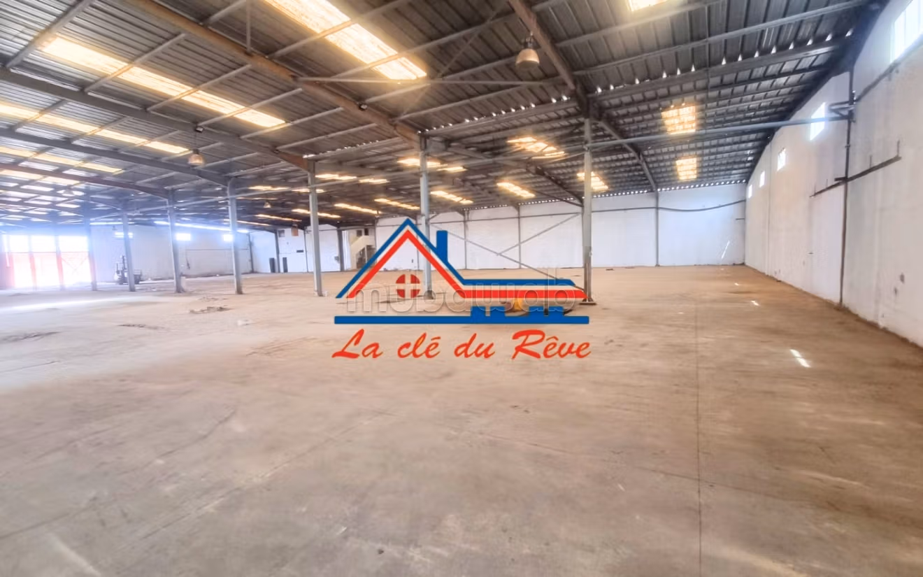À Louer – Entrepôt de 4500m – Sidi Allal Bahraoui