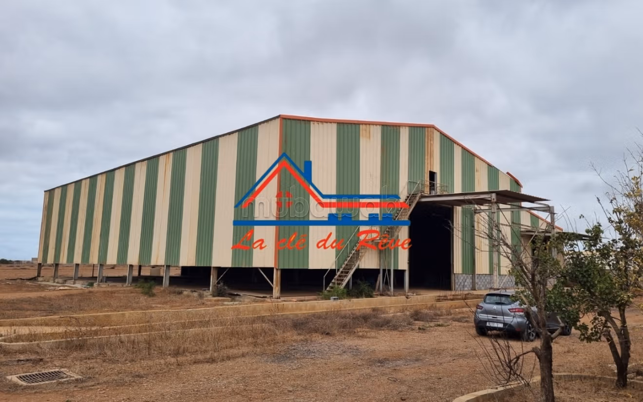 In affitto - Magazzino di 2.600 m² a Skhirat