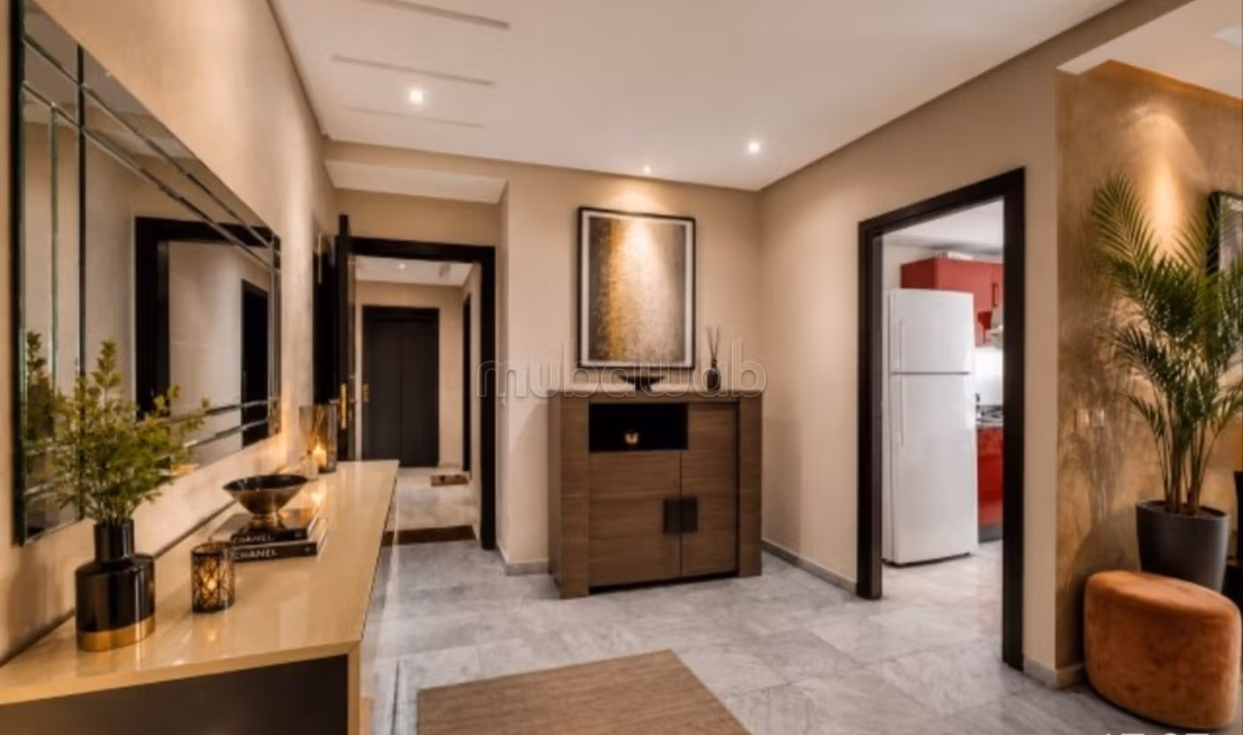 Location d'un appartement à Triangle d'Or. 
Surface de 100 m². 
Bien meublé — 4