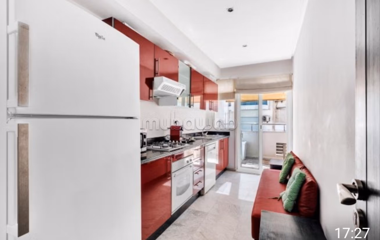 Location d'un appartement à Triangle d'Or. 
Surface de 100 m². 
Bien meublé — 5