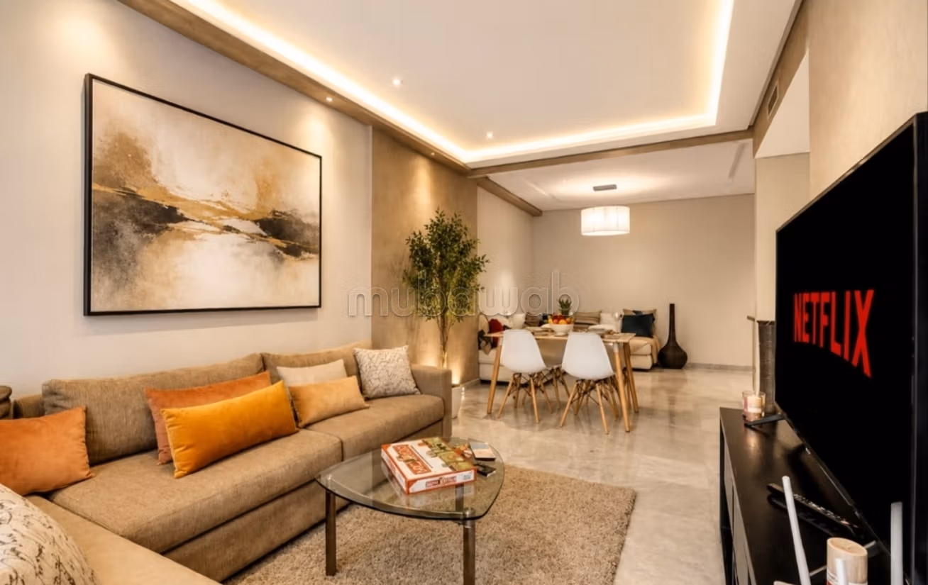 Superbe appartement à louer à Triangle d'Or. 
2 grandes pièces. 
Bien meublé — 2