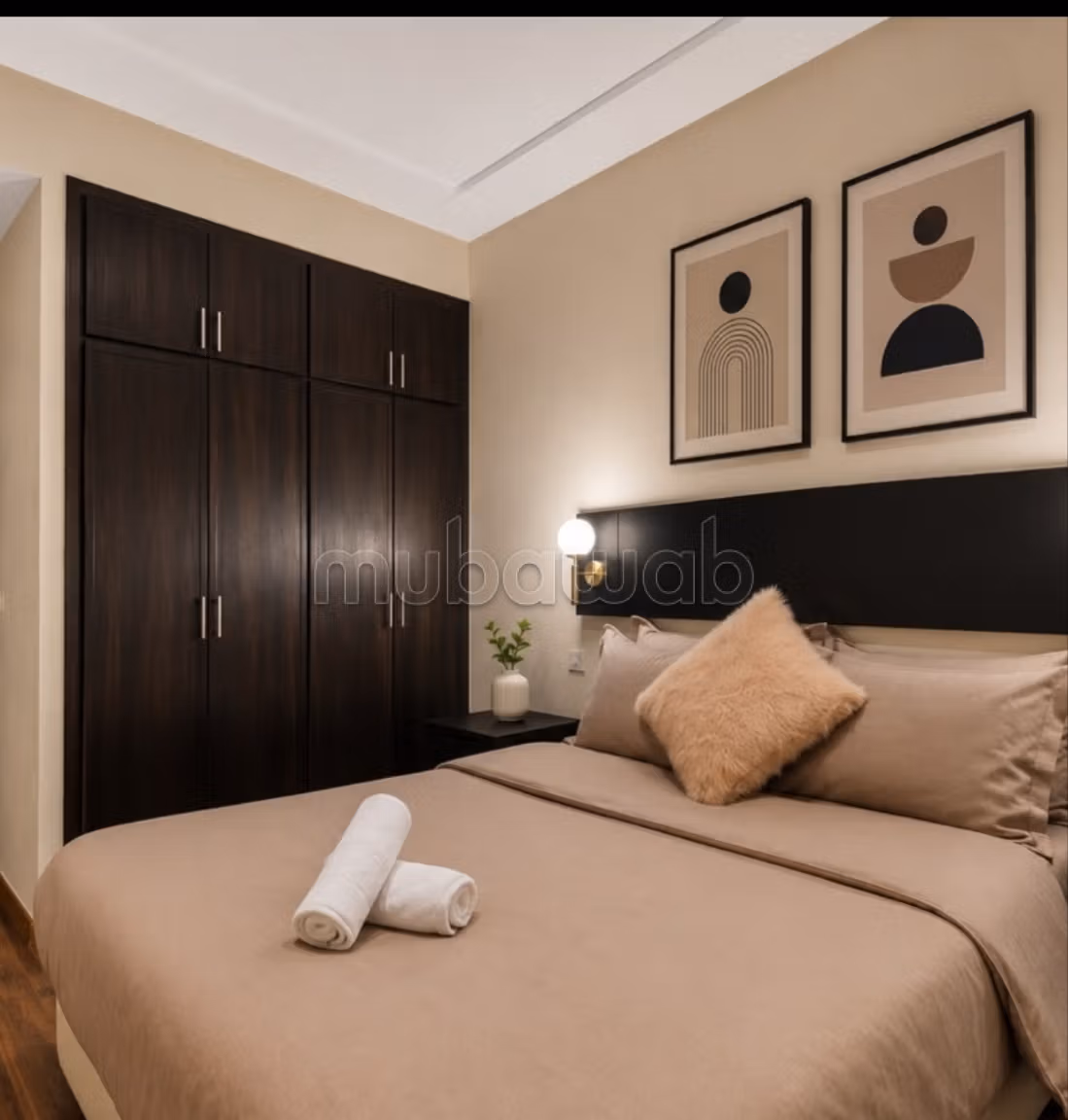 Superbe appartement à louer à Triangle d'Or. 
2 grandes pièces. 
Bien meublé — 6