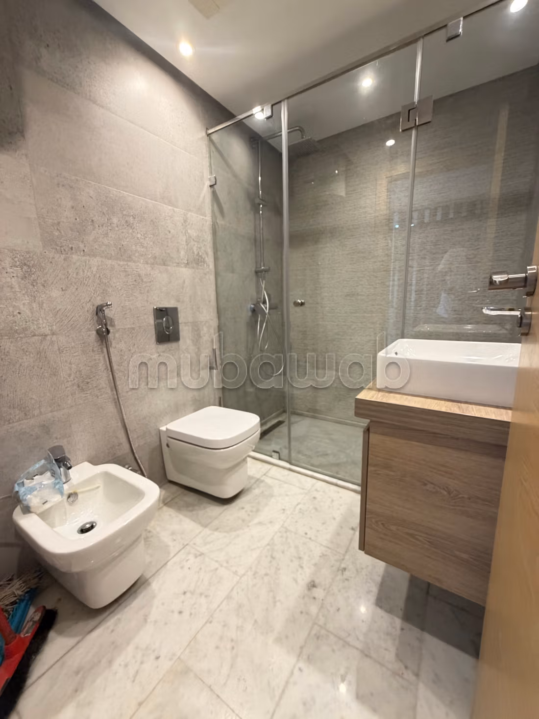 Appartement en location à Palmier.
Surface totale 80 m².
Meublé — 3