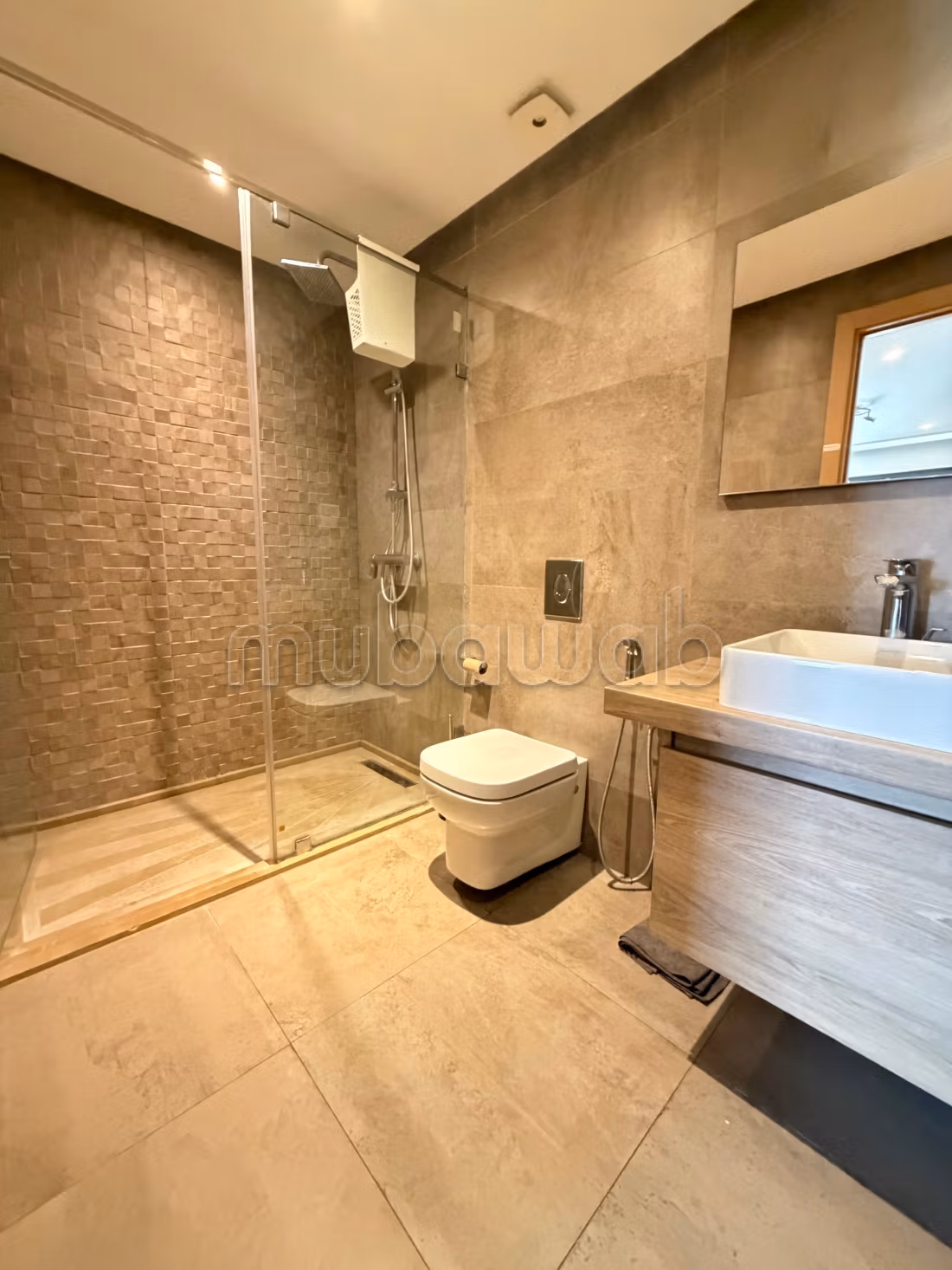 Appartement en location à Palmier.
Surface totale 80 m².
Meublé — 4