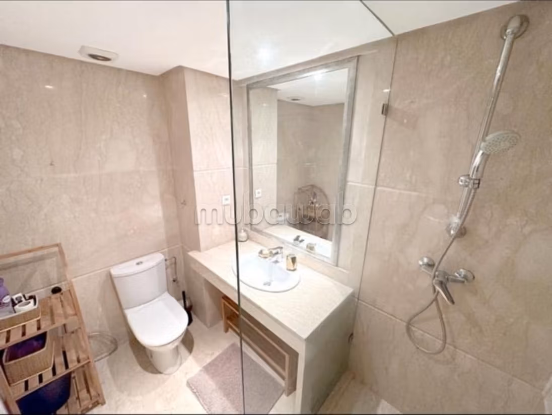 Trouvez un appartement à acheter dans le Triangle d'Or. Dimension 210 m² — 3