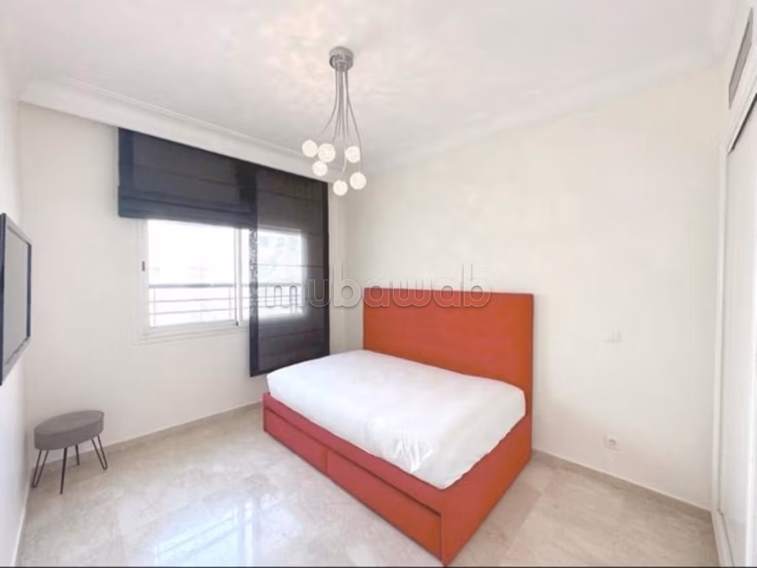 Trouvez un appartement à acheter dans le Triangle d'Or. Dimension 210 m² — 4