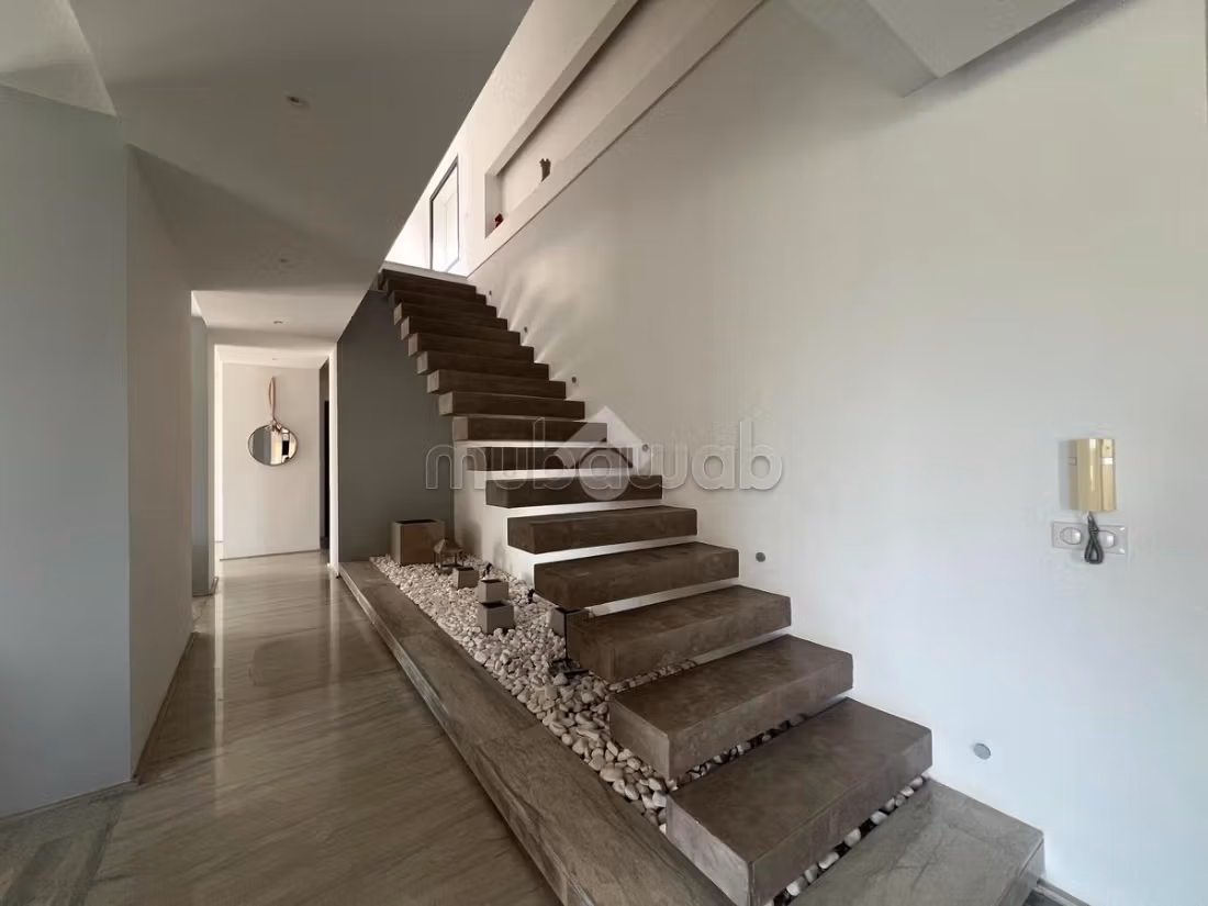 Villa floor for rent