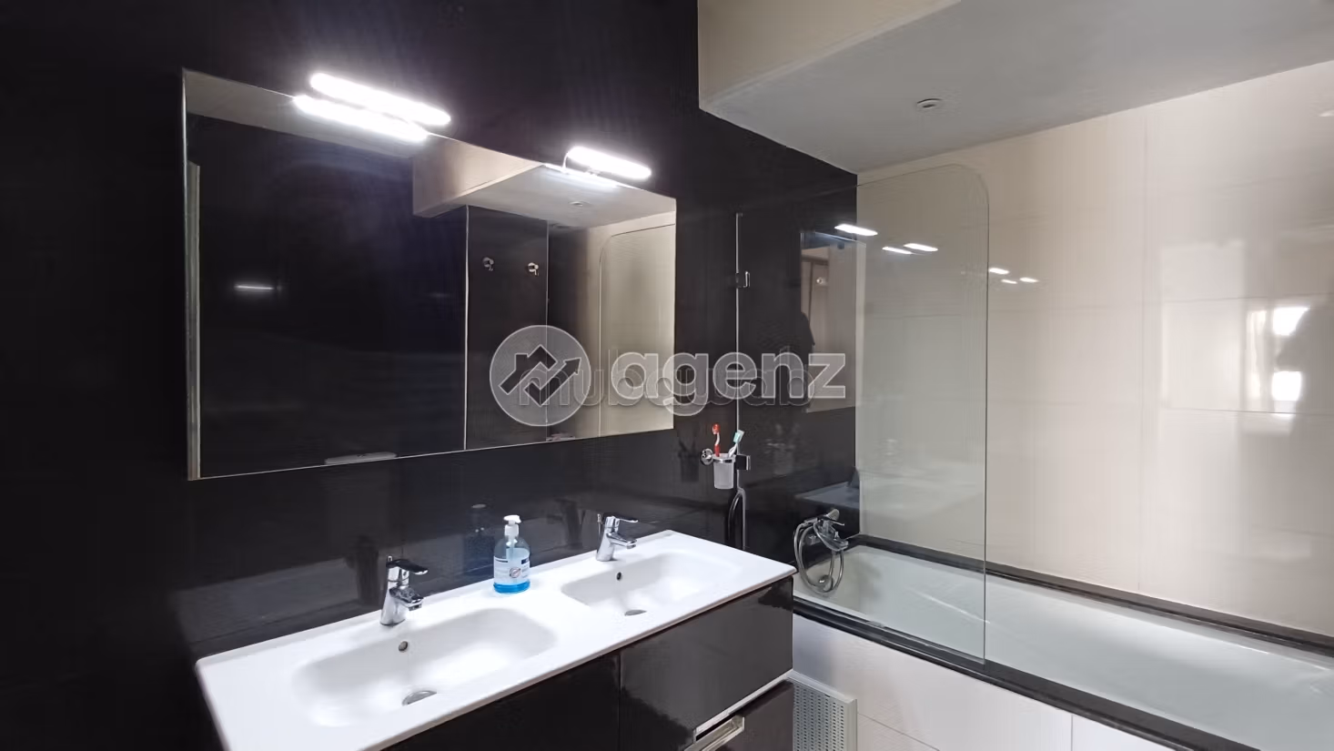 Appartement à vendre 118 m², 3 chambres Racine Casablanca