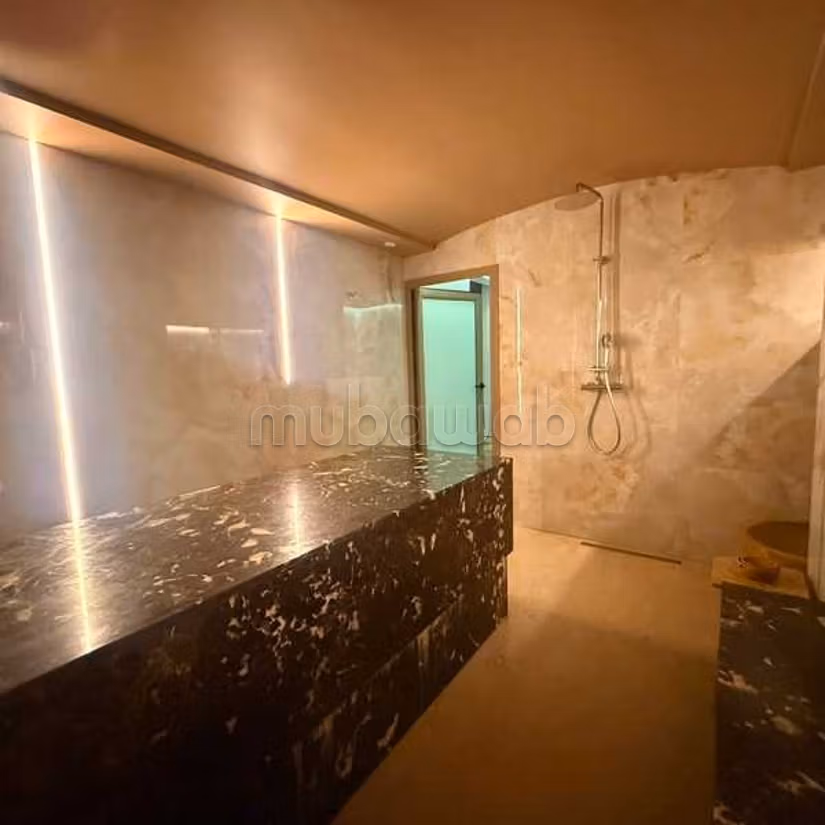 Local comercial a la venta de 163.0 m² en Casablanca, Racine