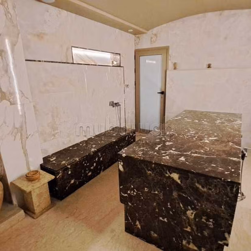 Local comercial a la venta de 163.0 m² en Casablanca, Racine