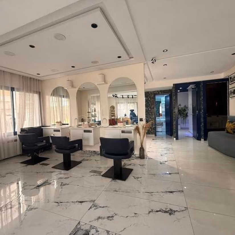 Local comercial a la venta de 163.0 m² en Casablanca, Racine