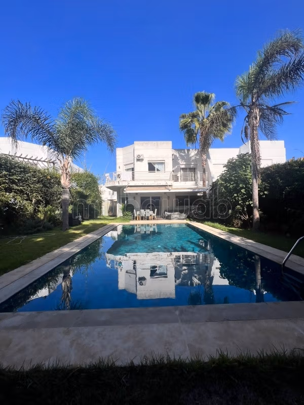 Superba villa in affitto in California. 5 camere piacevoli