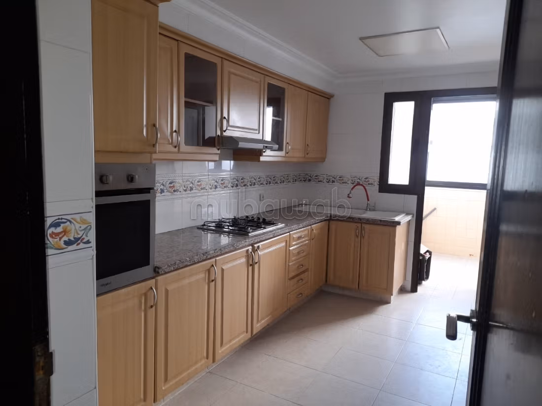 Vend appartement à Triangle d'Or. 
4 pièces confortables — 3