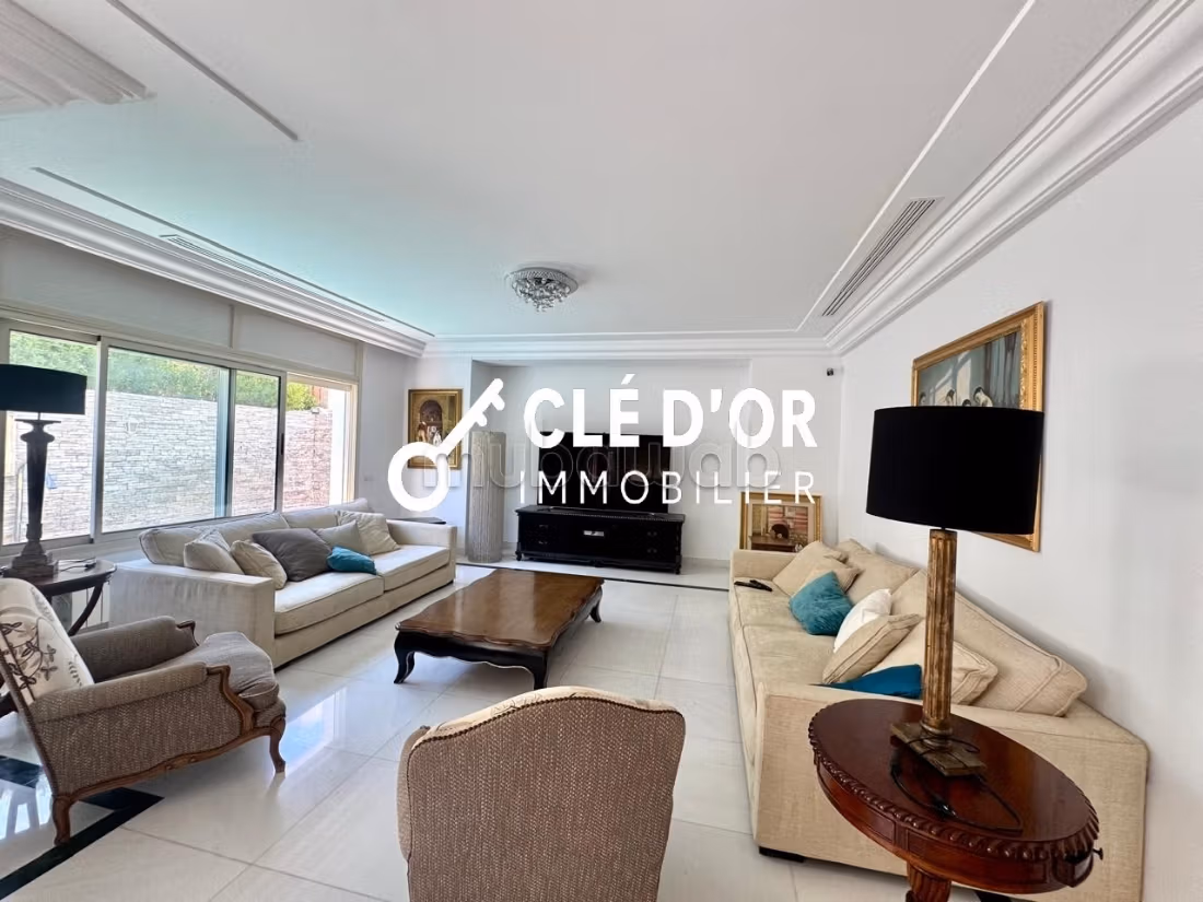 Charming villa with pool for rent in Gammarth