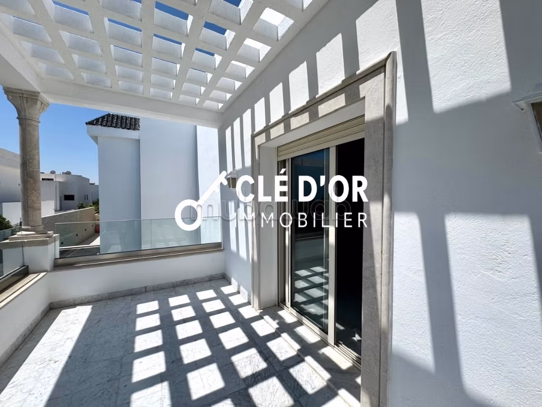 Charming villa with pool for rent in Gammarth