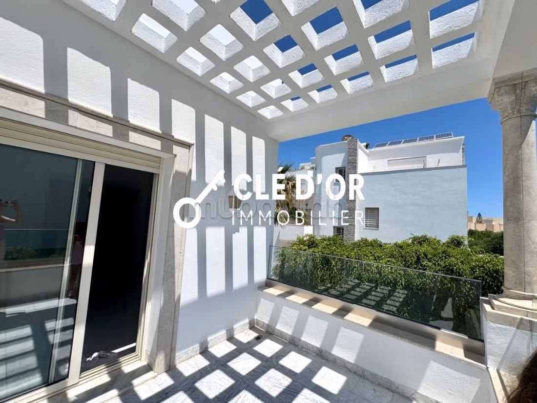 Charming villa with pool for rent in Gammarth
