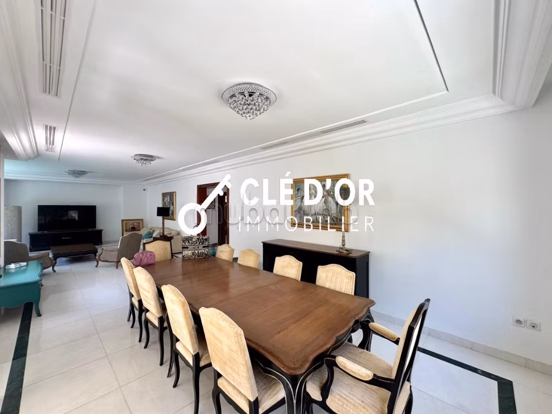 Charming villa with pool for rent in Gammarth