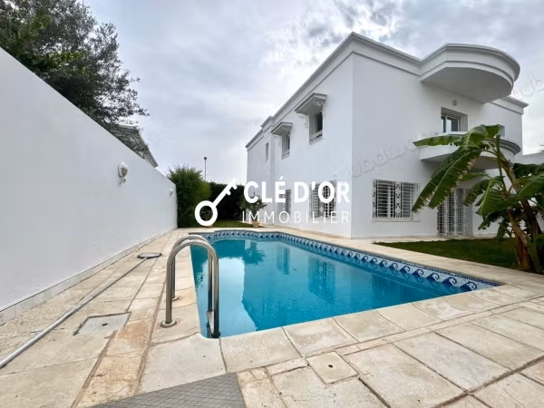Incantevole villa con piscina in affitto a Gammarth