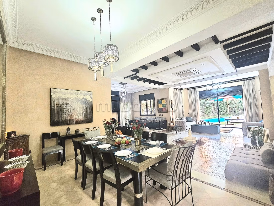 Somptueuse villa à louer à Route de Ouarzazate.
Surface totale 310 m².
Bien meublé