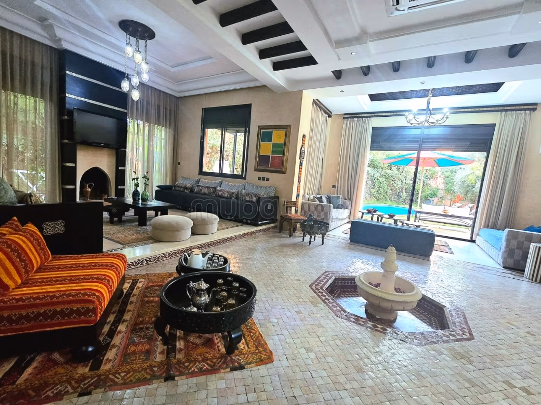 Somptueuse villa à louer à Route de Ouarzazate.
Surface totale 310 m².
Bien meublé