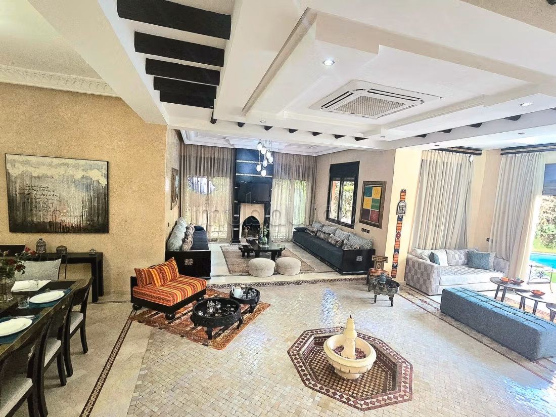 Somptueuse villa à louer à Route de Ouarzazate.
Surface totale 310 m².
Bien meublé