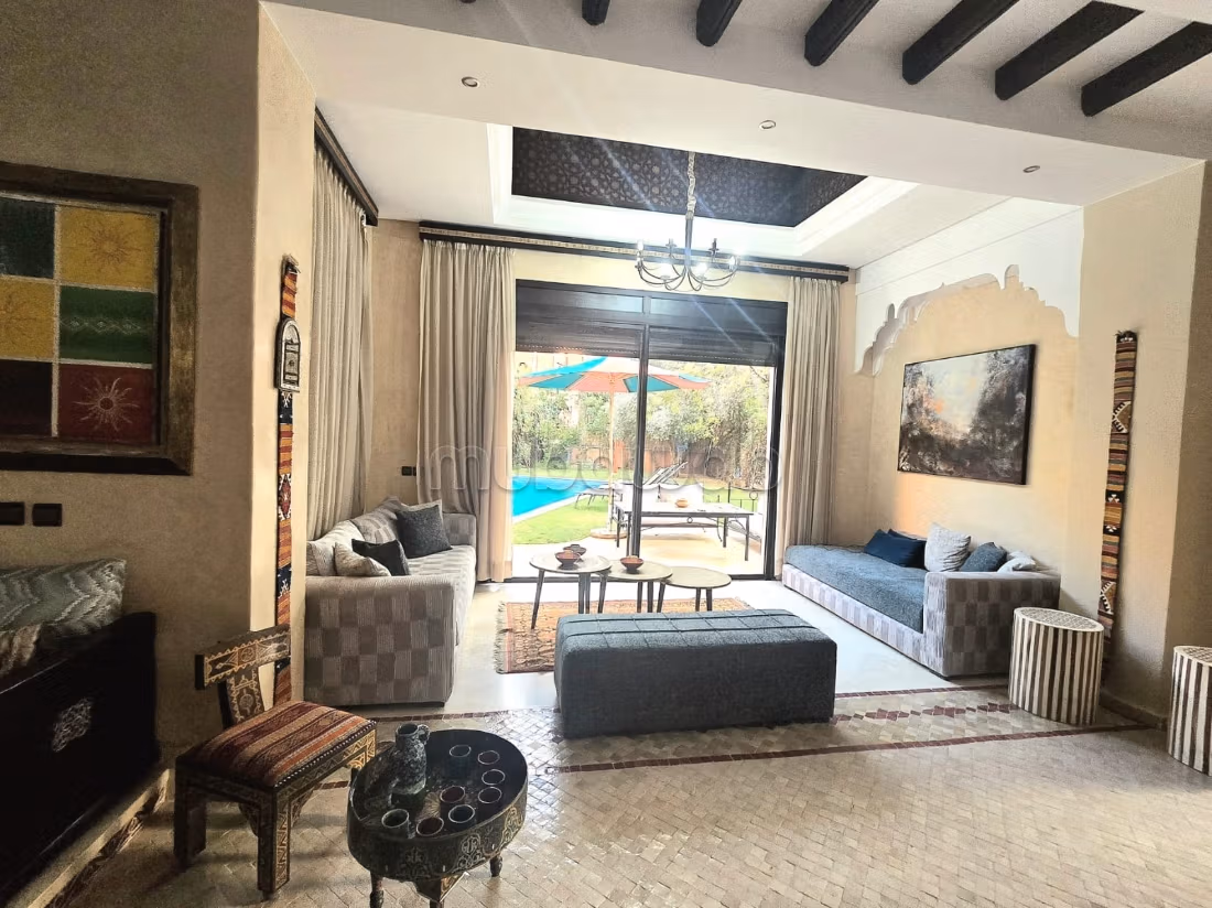 Somptueuse villa à louer à Route de Ouarzazate.
Surface totale 310 m².
Bien meublé