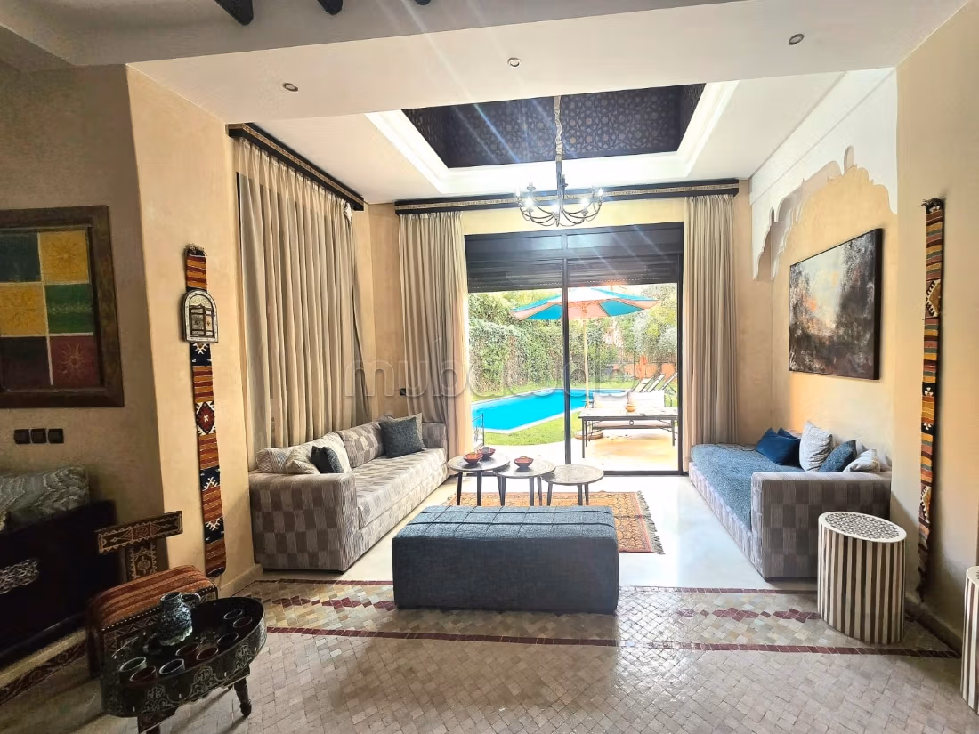 Somptueuse villa à louer à Route de Ouarzazate.
Surface totale 310 m².
Bien meublé