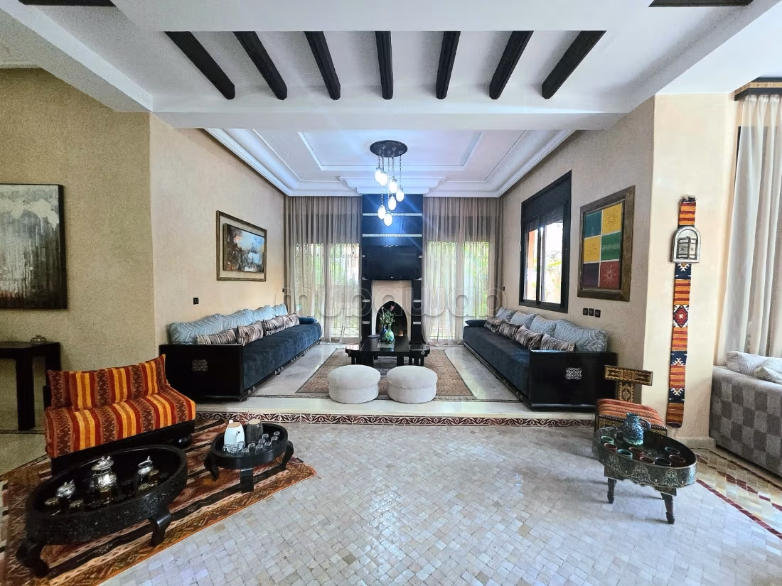 Somptueuse villa à louer à Route de Ouarzazate.
Surface totale 310 m².
Bien meublé
