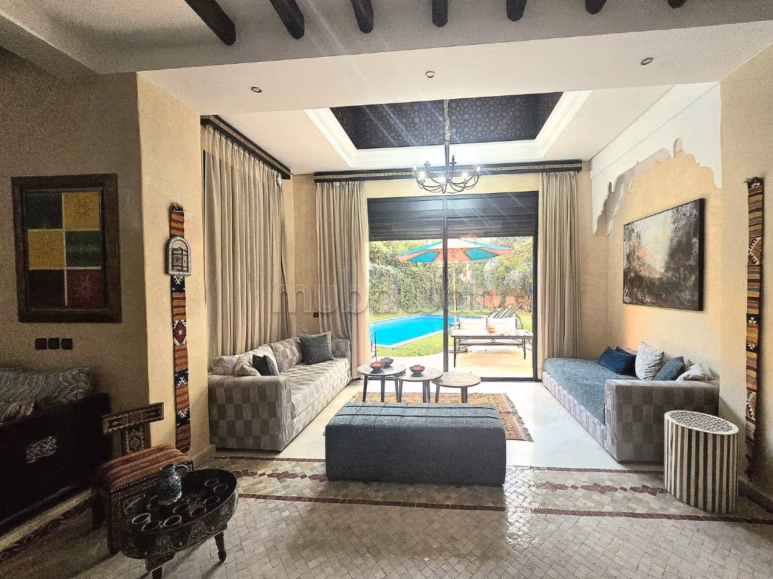 Somptueuse villa à louer à Route de Ouarzazate.
Surface totale 310 m².
Bien meublé