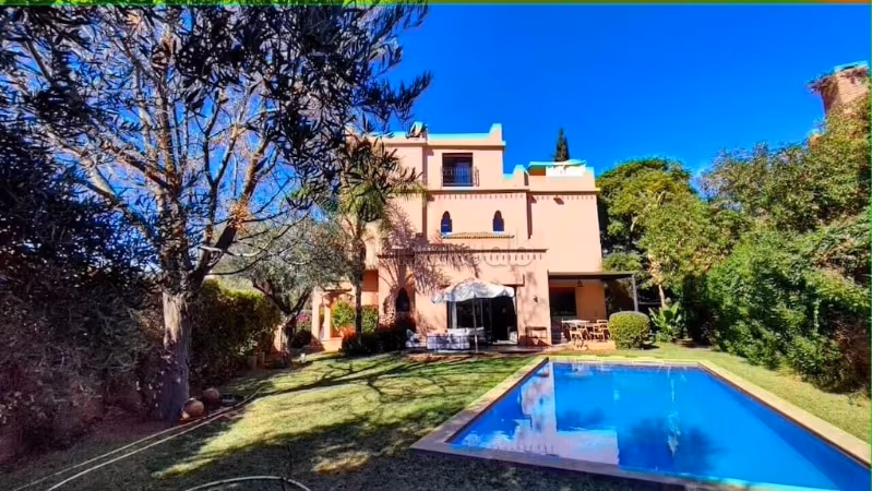 Lujosa villa en alquiler en la Ruta de Ouarzazate. Superficie total 310 m². Bien amueblada