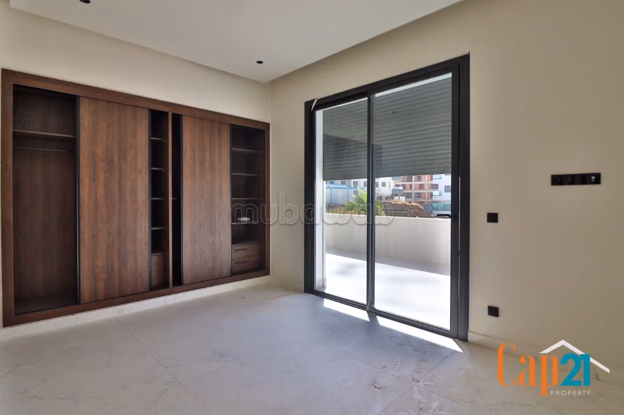 Spacious Apartment in Malabata Hills