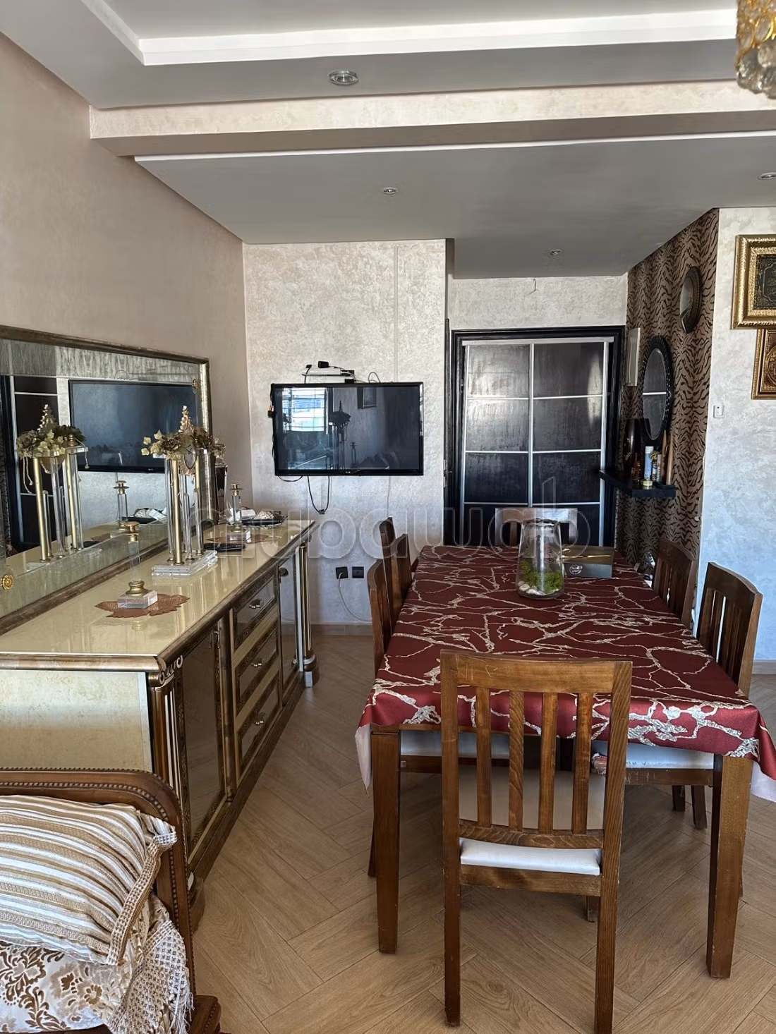 Apartment facing La Siesta beach