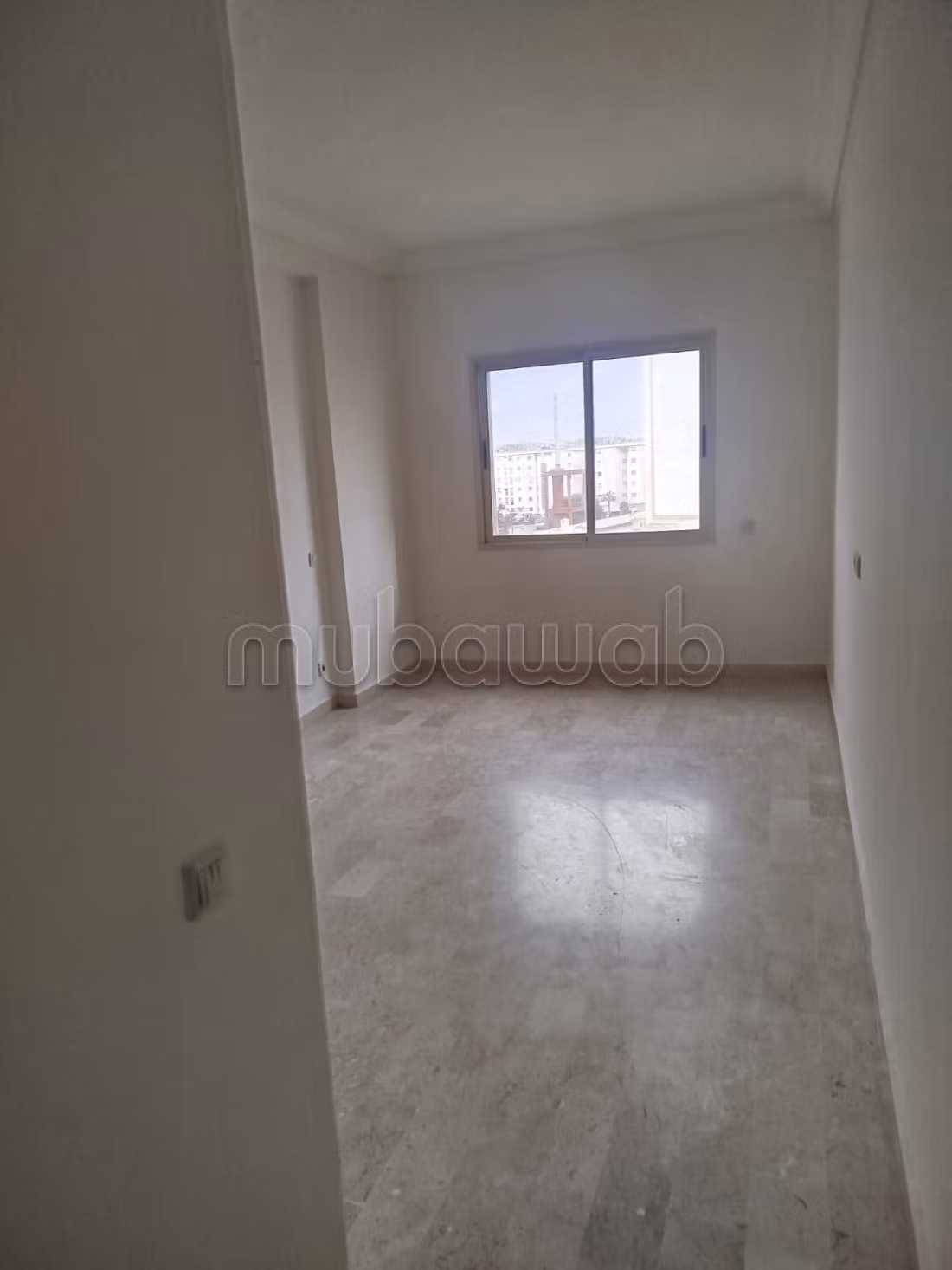 Location d'un appartement à Nassim 2. Superficie totale de 120 m². La cheminée et le service d'un gardien. — 6